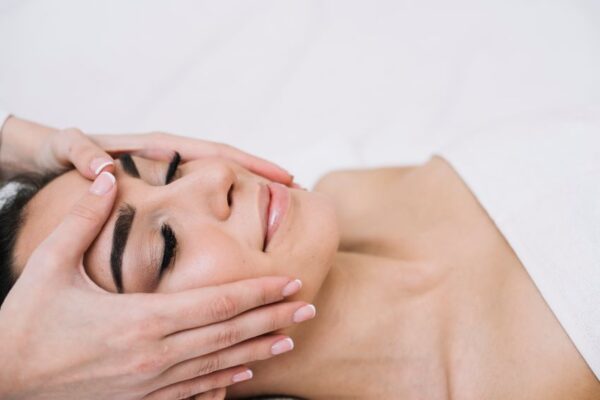 beautylogist-beauty-academy-skin-massage-piel-belleza-mujer-facial-spa